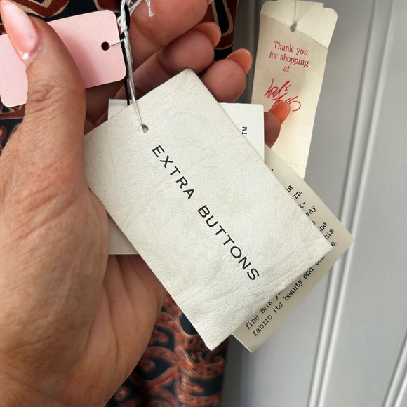 ⭐️ NEW Vintage 100% Silk Gillian Size 4 Black Brown Patterned Button Down Dress - Picture 7 of 11